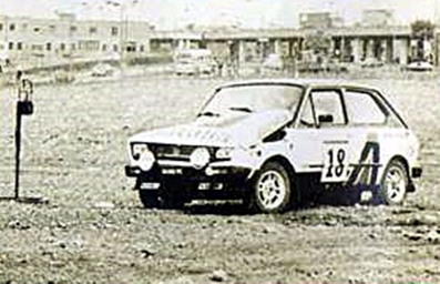 Carlo Cavicchi - Giulio Rancati
5º Critérium Molson du Québec 1978. Fiat 127. Abandonó por accidente en SS4 C. Robillard 4 de 2,20 Km.
Foto momento del accidente.

Del 13 al 17 de Septiembre, Montreal, Quebec, Canadá.
Superficie: tierra - asfalto.

El Rally tenia un total de 1427.85 Km de los que 533.70 Km divididos en 14 tramos eran especiales.

Se inscribieron 61 equipos, tomaron la salida 58, finalizaron 24.

Foto 4 de 4
@
Palabras clave: Fiat;Quebec;Canada;1978;Crash