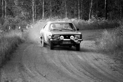 Henri Toivonen - Juha Paajanen
Sveitsin Rally 1978. Chrysler Avenger.
Palabras clave: Henri_Toivonen;Chrysler;Avenger;1978