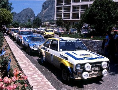 Parque Cerrado del 26º Acropolis Rally 1979
En primer plano:

1# Ford Escort RS1800 MKII (WTW 567S) de Björn Waldegard - Hans Thorszelius, clasificado 1º.

Detrás el 2# Lancia Stratos HF (TO N14329) de Bernard Darniche - Alain Mahé, abandonó por la suspensión del coche en SS51 New Leondarion de 13.90 km.

Del 28 al 31 de Mayo, Atenas, Grecia.
Superficie: tierra.

El Rally tenia un total de 2974 km de los que 1006.50 km divididos en 58 tramos eran especiales (4 de ellas fueron canceladas SS14 Aliakmon Lake de 15,20 Km, SS19 Sikaminea de 14 Km, SS20 Goni Haiprins de 20,40 Km y SS21 Goni de 13,60 Km).

Tomaron la salida 153 equipos, finalizaron 20.
@
Palabras clave: Acropolis;Lancia;Stratos;1979;Ford;Escort;MKII;Parque_Cerrado;Grecia;MKII