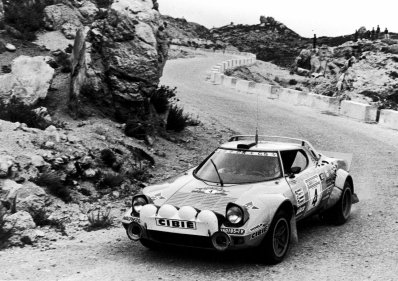 Jorge de Bagration - Nuria Llopis
27º Rallye de España RACE 1979. Lancia Stratos HF Gr.4 (TV 360185) Escuderi­a Di­ez Competición. Clasificado 1º.

Málaga acogió por primera vez el Rally RACE - Vino de Jerez
Del 19 al 21 de Octubre, Málaga, España.
Superficie: asfalto - tierra.

Antonio Zanini - Jordi Sabater terminaron terceros y perdieron el Europeo ante Kleint-Wanger (Opel), segundos, mientras que Jorge de Bagration y Núria Llopis, Campeones de España ese año, lograban una gran victoria con su Lancia Stratos HF.

Tomaron la salida 52 equipos, finalizaron 19.

© Hugh W. Bishop
@
Palabras clave: Jorge_Bagration;Lancia;Stratos;RACE;España;1979;Spain