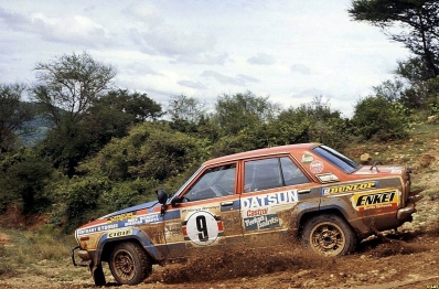 Shekhar Mehta - Mike Doughty
27º Safari Rally 1979. Datsun 160J (KNY58TE1234). Clasificado 1º.
D.T. Dobie / Team Datsun

Del 12 al 16 de Abril, Nairobi, Kenya, África.
Superficie: tierra.

El Rally tenia un total de 5027.46 km con 82 controles horarios.

Tomaron la salida 66 equipos, finalizaron 21.@
Palabras clave: Shekhar_Mehta;Datsun;Safari;1979