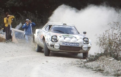 Tony Fassina - Mauro Mannini
21º Rally de Sanremo 1979. Lancia Stratos HF (TO M54374). Clasificado 1º.

Del 1 al 7 de Octubre, Sanremo, Imperia, Liguria, Italia.
Superficie: asfalto - tierra.

El Rally tenia un total de 2941.00 km de los que 962.00 km divididos en 74 tramos eran especiales.

Se inscribieron 72 equipos, tomaron la salida 67, finalizaron 26.@
Palabras clave: Lancia;Stratos;Sanremo;1979