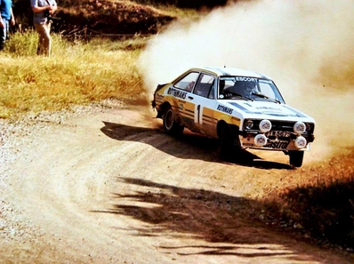 Björn Waldegard - Hans Thorszelius
26º Acropolis Rally 1979. Ford Escort RS1800 MKII (WTW 567S). Clasificado 1º.

Del 28 al 31 de Mayo, Atenas, Grecia.
Superficie: tierra.

El Rally tenia un total de 2974 km de los que 1006.50 km divididos en 58 tramos eran especiales (4 de ellas fueron canceladas SS14 Aliakmon Lake de 15,20 Km, SS19 Sikaminea de 14 Km, SS20 Goni Haiprins de 20,40 Km y SS21 Goni de 13,60 Km).

Tomaron la salida 153 equipos, finalizaron 20.@
Palabras clave: ;Hans_Thorszelius;Ford;Escort;MKII;Grecia;Acropolis;1979