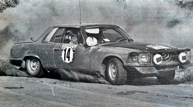Hannu Mikkola - Arne Hertz
27º Safari Rally 1979. Mercedes 450 SLC 5.0 (SD-P 1909). Clasificado 2º.

Del 12 al 16 de Abril, Nairobi, Nairobi, Kenya, África.
Superficie: tierra.

El Rally tenia un total de 5027.46 km con 82 controles horarios.

Tomaron la salida 66 equipos, finalizaron 21.@
Palabras clave: ;Mercedes;Safari;1979