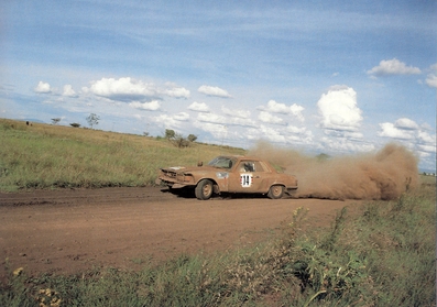 Hannu Mikkola - Arne Hertz
27º Safari Rally 1979. Mercedes 450 SLC 5.0 (SD-P 1909). Clasificado 2º.

Del 12 al 16 de Abril, Nairobi, Nairobi, Kenya, África.
Superficie: tierra.

El Rally tenia un total de 5027.46 km con 82 controles horarios.

Tomaron la salida 66 equipos, finalizaron 21.@
Palabras clave: ;Mercedes;Safari;1979