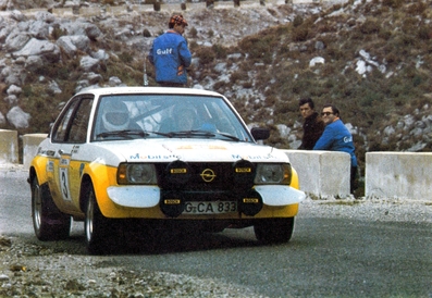 Klaus-Joachim (Jochi) Kleint - Gunter Wanger
27º Rallye de España RACE 1979. Opel Ascona i2000 Gr.2 (GG-CA 833) Opel Euro Händlerteam. Clasificado 2º.

Málaga acogió por primera vez el Rally RACE - Vino de Jerez
Del 19 al 21 de Octubre, Málaga, España.
Superficie: asfalto - tierra.

Tomaron la salida 52 equipos, finalizaron 19.
@
Palabras clave: Jochi_Kleint;Opel;Ascona;Race;España;1979