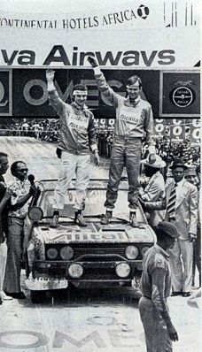 Markku Alén - Ilkka Kivimaki
27º Safari Rally 1979. Fiat 131 Abarth (TO R92449). Clasificado 3º.

Del 12 al 16 de Abril, Nairobi, Nairobi, Kenya, África.
Superficie: tierra.

El Rally tenia un total de 5027.46 km con 82 controles horarios.

Tomaron la salida 66 equipos, finalizaron 21.@
Palabras clave: Markku_Alen;Fiat;Abarth;Safari;1979;Personajes