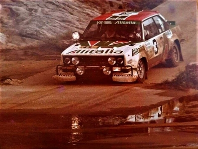 Markku Alén - Ilkka Kivimaki
27º Safari Rally 1979. Fiat 131 Abarth (TO R92449). Clasificado 3º.

Del 12 al 16 de Abril, Nairobi, Nairobi, Kenya, África.
Superficie: tierra.

El Rally tenia un total de 5027.46 km con 82 controles horarios.

Tomaron la salida 66 equipos, finalizaron 21.@
Palabras clave: Markku_Alen;Fiat;Abarth;Safari;1979
