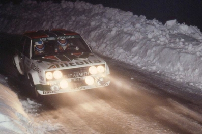 Markku Alén - Ilkka Kivimäki
47º Rallye Automobile de Monte-Carlo 1979. Fiat 131 Abarth (TO R19730). Clasificado 3º.

Del 20 al 26 de Enero, Monte-Carlo.
Superficie: asfalto - nieve.

El Rally tenia un total de 4840 km de los que 619 km divididos en 30 tramos eran especiales (1 de ellos fue cancelado SS13 St Barthelemy de 19 Km).

Se inscribieron 255 equipos, tomaron la salida 233, finalizaron 84.@
Palabras clave: Markku_Alen;Fiat;Abarth;Montecarlo;1979