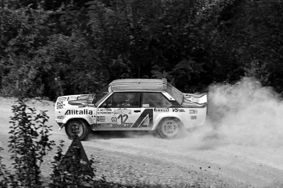 Attilio Bettega - Maurizio Perissinot
21º Rally de Sanremo 1979. Fiat 131 Abarth (TO T92359). Clasificado 3º.

Del 1 al 7 de Octubre, Sanremo, Imperia, Liguria, Italia.
Superficie: asfalto - tierra.

El Rally tenia un total de 2941.00 km de los que 962.00 km divididos en 74 tramos eran especiales.

Se inscribieron 72 equipos, tomaron la salida 67, finalizaron 26.@
Palabras clave: Fiat;Abarth;Sanremo;1979