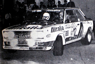 Attilio Bettega - Maurizio Perissinot
21º Rally de Sanremo 1979. Fiat 131 Abarth (TO T92359). Clasificado 3º.

Del 1 al 7 de Octubre, Sanremo, Imperia, Liguria, Italia.
Superficie: asfalto - tierra.

El Rally tenia un total de 2941.00 km de los que 962.00 km divididos en 74 tramos eran especiales.

Se inscribieron 72 equipos, tomaron la salida 67, finalizaron 26.@
Palabras clave: Fiat;Abarth;Sanremo;1979