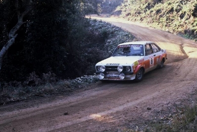 William (Billy) Coleman - Jim Porter
27º Rally Costa Brava 1979. Ford Escort RS 1800 MKII. (STW 200R). Clasificado 3º.

Del 16 al 18 de Febrero, Girona, Catalunya, España.
Suoerficie: asfalto - tierra.

Desconocemos de cuantos kilómetros tanto totales como cronometrados constaba la prueba.

Tomaron la salida 111 equipos, finalizaron 49.@
Palabras clave: ;Ford;Escort;MKII;Costa_Brava;1979