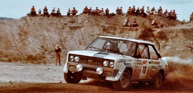 Ulf Gronholm - Bob Rehnstrom
29º Jyväskylän Suurajot - Rally de los 1000 Lagos 1979. Fiat 131 Abarth (TO P35974). Clasificado 4º.

Del 24 al 28 de Agosto, Jyväskylä, Finlandia.
Superficie: tierra.

El Rally tenia un total de 1448.50 km de los que 423.50 km divididos en 45 tramos eran especiales (2 de ellas fueron canceladas SS20 y SS29).

Se inscribieron 133, tomaron la salida 128, finalizaron 74.@
Palabras clave: ;Fiat;Abarth;Finlandia;1979
