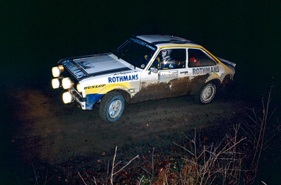 Ari Vatanen - David Richards
28º Lombard RAC Rally 1979. Ford Escort RS1800 MKII (GVX 488T). Clasificado 4º.

Del 18 al 21 de Noviembre, Chester, Inglaterra.
Superficie: tierra.

El Rally tenia un total de 2.120 km de los que 661.48 km divididos en 59 tramos eran especiales.

Se inscribieron 217 equipos, tomaron la salida 175, finalizaron 74.

[b]COPYRIGHT :[/b][url=lesashephotography.com] [b][u]lesashephotography.com.[/u][/b] [/url]
@
Palabras clave: ;Ford;Escort;RS1800;MKII;Gran_Bretaña;1979;RAC_Rally;MKII