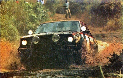Rauno Aaltonen - Lofty Drews
27º Safari Rally 1979. Datsun 160J. Clasificado 5º.

Del 12 al 16 de Abril, Nairobi, Kenya, África.
Superficie: tierra.

El Rally tenia un total de 5027.46 km con 82 controles horarios.

Tomaron la salida 66 equipos, finalizaron 21.@
Palabras clave: ;Datsun;Safari;1979