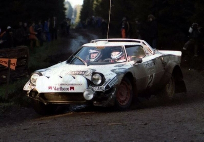 Markku Alén - Ilkka Kivimäki
28º Lombard RAC Rally 1979. Lancia Stratos HF. Clasificado 5º.

Del 18 al 21 de Noviembre, Chester, Inglaterra.
Superficie: tierra.

El Rally tenia un total de 2.120 km de los que 661.48 km divididos en 59 tramos eran especiales.

Se inscribieron 217 equipos, tomaron la salida 175, finalizaron 74.@
Palabras clave: Markku_Alen;Lancia;Stratos;Gran_Bretaña;1979