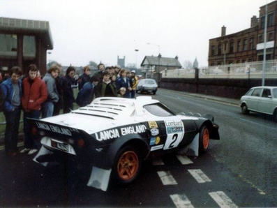 Markku Alén - Ilkka Kivimäki
28º Lombard RAC Rally 1979. Lancia Stratos HF. Clasificado 5º.

Del 18 al 21 de Noviembre, Chester, Inglaterra.
Superficie: tierra.

El Rally tenia un total de 2.120 km de los que 661.48 km divididos en 59 tramos eran especiales.

Se inscribieron 217 equipos, tomaron la salida 175, finalizaron 74.@
Palabras clave: Markku_Alen;Lancia;Stratos;Gran_Bretaña;1979