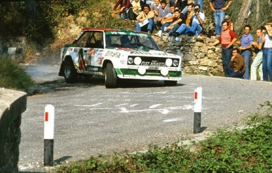 Markku Alén - Ilkka Kivimäki
21º Rally de Sanremo 1979. Fiat 131 Abarth (TO R92453). Clasificado 6º.

Del 1 al 7 de Octubre, Sanremo, Imperia, Liguria, Italia.
Superficie: asfalto - tierra.

El Rally tenia un total de 3353 km de los que 1078 km divididos en 74 tramos eran especiales, (8 de ellas fueron canceladas).

Se inscribieron 72 equipos, tomaron la salida 67, finalizaron 26.@
Palabras clave: Markku_Alen;Fiat;Abarth;Sanremo;1979