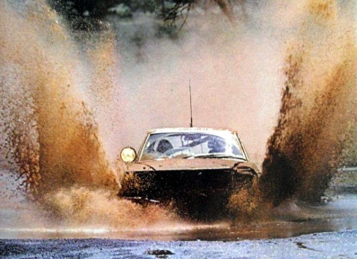 Bjorn Waldegard - Hans Thorszelius
27º Safari Rally 1979. Mercedes-Benz 450 SLC (S-DP 1910). Clasificado 6º.

Del 12 al 16 de Abril, Nairobi, Kenya, África.
Superficie: tierra.

El Rally tenia un total de 5027.46 km con 82 controles horarios.

Tomaron la salida 66 equipos, finalizaron 21.@
Palabras clave: ;Safari;Mercedes_Benz;SLC;1979