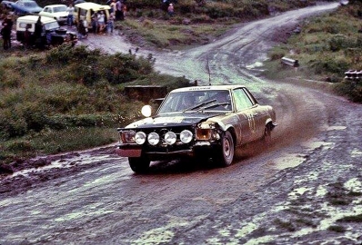 Bjorn Waldegard - Hans Thorszelius
27º Safari Rally 1979. Mercedes-Benz 450 SLC (S-DP 1910). Clasificado 6º.

Del 12 al 16 de Abril, Nairobi, Kenya, África.
Superficie: tierra.

El Rally tenia un total de 5027.46 km con 82 controles horarios.

Tomaron la salida 66 equipos, finalizaron 21.@
Palabras clave: ;Safari;Mercedes_Benz;SLC;1979