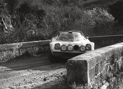 Anna Cambiaghi - Mariagrazia Vittadello
2º Rally Costa Esmeralda 1979. Lancia Stratos HF. Clasificada 7º.

Del 4 al 7 de Abril, Porto Cervo.
Superficie: tierra.

El Rally constaba de 31 tramos cronometrados.
Desconocemos los kilómetros tanto totales como especiales de la prueba.

Tomaron la salida 109 equipos, finalizaron 52.@
Palabras clave: ;Esmeralda;Lancia;Stratos;1979;mujeres;Womens;Smeralda