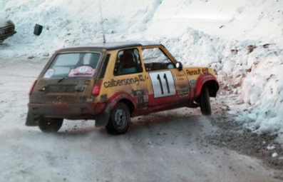 Jean Ragnotti - Jean-Marc Andrie
47º Rallye Automobile de Monte-Carlo 1979. Renault 5 Alpine (5238 JV 76). Clasificado 11º.
Del 20 al 26 de Enero, Monte-Carlo.
Superficie: asfalto - nieve.
El Rally tenia un total de 4840 km de los que 619 km divididos en 30 tramos, eran especiales (1 de ellos fue cancelado SS13 St Barthelemy de 19 Km).
Se inscribieron 255 equipos, tomaron la salida 233, finalizaron 84.@
Palabras clave: ;Renault;R5;Alpine;Montecarlo;1979;nieve