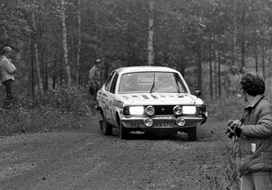 Peter Geitel - Rolf Mesterton
29º Jyväskylän Suurajot - Rally de los 1000 Lagos 1979. Chrysler Avenger. Clasificado 13º.

Del 24 al 28 de Agosto, Jyväskylä, Finlandia.
Superficie: tierra.

El Rally tenia un total de 1448.50 km de los que 423.50 km divididos en 45 tramos eran especiales (2 de ellas fueron canceladas SS20 y SS29).

Se inscribieron 133, tomaron la salida 128, finalizaron 74.@
Palabras clave: Chrysler_Avenger;Finlandia;1979