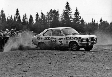 Peter Geitel - Rolf Mesterton
29º Jyväskylän Suurajot - Rally de los 1000 Lagos 1979. Chrysler Avenger. Clasificado 13º.

Del 24 al 28 de Agosto, Jyväskylä, Finlandia.
Superficie: tierra.

El Rally tenia un total de 1448.50 km de los que 423.50 km divididos en 45 tramos eran especiales (2 de ellas fueron canceladas SS20 y SS29).

Se inscribieron 133, tomaron la salida 128, finalizaron 74.@
Palabras clave: Chrysler_Avenger;Finlandia;1979