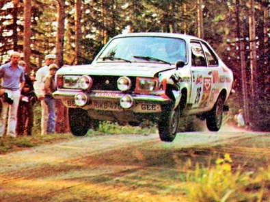 Peter Geitel - Rolf Mesterton
29º Jyväskylän Suurajot - Rally de los 1000 Lagos 1979. Chrysler Avenger. Clasificado 13º.

Del 24 al 28 de Agosto, Jyväskylä, Finlandia.
Superficie: tierra.

El Rally tenia un total de 1448.50 km de los que 423.50 km divididos en 45 tramos eran especiales (2 de ellas fueron canceladas SS20 y SS29).

Se inscribieron 133, tomaron la salida 128, finalizaron 74.@
Palabras clave: Chrysler_Avenger;Finlandia;1979;