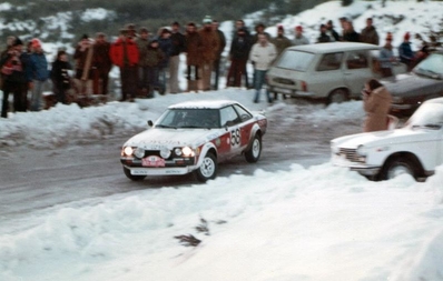 Klaus Fritzinger - Günther Schons
47º Rallye Automobile de Monte-Carlo 1979. Toyota Celica 2000 GT (K-UZ 594). Clasificado 14º.

Del 20 al 26 de Enero, Monte-Carlo.
Superficie: asfalto - nieve.

El Rally tenia un total de 4840 km de los que 619 km divididos en 30 tramos, eran especiales (1 de ellos fue cancelado SS13 St Barthelemy de 19 Km).

Se inscribieron 255 equipos, tomaron la salida 233, finalizaron 84.@
Palabras clave: Toyota;Celica;Montecarlo;1979;nieve