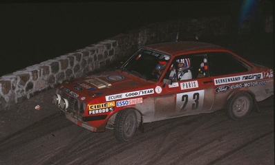 Alain Beauchef - Jean-René Dubois
47º Rallye Automobile de Monte-Carlo 1979. Ford Escort RS 2000 MKII (Q 6773). Clasificado 21º.

Del 20 al 26 de Enero, Monte-Carlo.
Superficie: asfalto - nieve.

El Rally tenia un total de 4840 km de los que 619 km divididos en 30 tramos, eran especiales (1 de ellos fue cancelado SS13 St Barthelemy de 19 Km).

Se inscribieron 255 equipos, tomaron la salida 233, finalizaron 84.@
Palabras clave: Ford;Escort;Montecarlo;1979