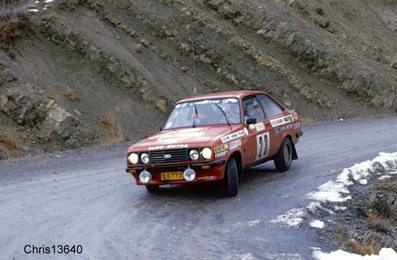 Alain Beauchef - Jean-René Dubois
47º Rallye Automobile de Monte-Carlo 1979. Ford Escort RS 2000 MKII (Q 6773). Clasificado 21º.

Del 20 al 26 de Enero, Monte-Carlo.
Superficie: asfalto - nieve.

El Rally tenia un total de 4840 km de los que 619 km divididos en 30 tramos, eran especiales (1 de ellos fue cancelado SS13 St Barthelemy de 19 Km).

Se inscribieron 255 equipos, tomaron la salida 233, finalizaron 84.@
Palabras clave: Ford;Escort;Montecarlo;1979