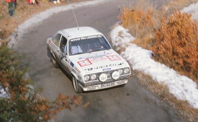 Valter Christian Jensen - Monty Karlan
47º Rallye Automobile de Monte-Carlo 1979. Ford Escort RS 2000 MKII (BC 32311). Clasificado 23º.

Del 20 al 26 de Enero, Monte-Carlo.
Superficie: asfalto - nieve.

El Rally tenia un total de 4840 km de los que 619 km divididos en 30 tramos, eran especiales (1 de ellos fue cancelado SS13 St Barthelemy de 19 Km).

Se inscribieron 255 equipos, tomaron la salida 233, finalizaron 84.@
Palabras clave: Ford;Escort;Montecarlo;1979