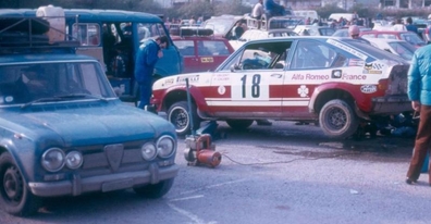 Asistencia en el 47º Rallye Automobile de Monte-Carlo 1979
En el Alfa Romeo Alfasud TI (116 CGZ 75) de Francis Vincent - Francis Calvier, clasificado 26º.

Del 20 al 26 de Enero, Monte-Carlo.
Superficie: asfalto - nieve.

El Rally tenia un total de 4840 km de los que 619 km divididos en 30 tramos, eran especiales (1 de ellos fue cancelado SS13 St Barthelemy de 19 Km).

Se inscribieron 255 equipos, tomaron la salida 233, finalizaron 84.@
Palabras clave: Alfa;Romeo;Alfasud;Montecarlo;1979;Asistencias