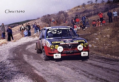 Francis Vincent - Francis Calvier
47º Rallye Automobile de Monte-Carlo 1979. Alfa Romeo Alfasud TI (116 CGZ 75). Clasificado 26º.

Del 20 al 26 de Enero, Monte-Carlo.
Superficie: asfalto - nieve.

El Rally tenia un total de 4840 km de los que 619 km divididos en 30 tramos, eran especiales (1 de ellos fue cancelado SS13 St Barthelemy de 19 Km).

Se inscribieron 255 equipos, tomaron la salida 233, finalizaron 84.@
Palabras clave: Alfa;Romeo;Alfasud;Montecarlo;1979