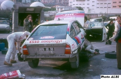 Asistencia en el 47º Rallye Automobile de Monte-Carlo 1979
En el Citröen CX 2400 (2875 UX 38) de Marianne Hoepfner - Marie-Madeleine Fouquet, clasificada 43º y 2º en Copa de Damas.

Del 20 al 26 de Enero, Monte-Carlo.
Superficie: asfalto - nieve.

El Rally tenia un total de 4840 km de los que 619 km divididos en 30 tramos, eran especiales (1 de ellos fue cancelado SS13 St Barthelemy de 19 Km).

Se inscribieron 255 equipos, tomaron la salida 233, finalizaron 84.@
Palabras clave: Marianne_Hoepfner;Citroen;CX;Montecarlo;1979;mujeres;Asistencias;Womens