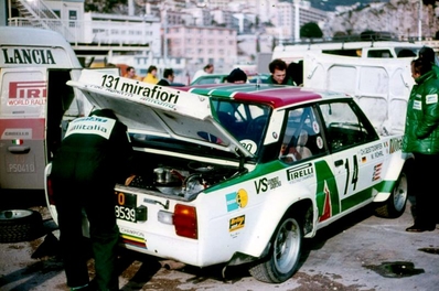 Asistencia del Equipo Alitalia Fiat en el 47º Rallye Automobile de Monte-Carlo 1979
En el Fiat 131 Abarth (TO R88539) de Walter Röhrl - Christian Geistdörfer, clasificado 83º después de tener problemas de motor en el penúltimo tramo del Rally, SS29 Villars 2 de 13 Km.

Del 20 al 26 de Enero, Monte-Carlo.
Superficie: asfalto - nieve - hielo.

El Rally tenia un total de 2554.00 km de los que 619.00 km divididos en 30 tramos eran especiales (1 de ellos fue cancelado SS13 St Barthelemy de 19 Km).

Se inscribieron 255 equipos, tomaron la salida 233, finalizaron 84.@
Palabras clave: Walter_Röhrl;Montecarlo;Fiat;Abarth;1979;Asistencias