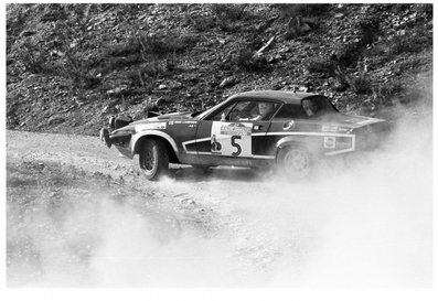 Simo Lampinen - Fred Gallagher
21º Rallye Sanremo 1979. Triumph TR 7 V8 (TUD 683T). Abandonó por la suspensión del coche en SS45 Vall di Teva 2.

Del 1 al 7 de Octubre, Sanremo, Imperia, Liguria, Italia.
Superficie: asfalto - tierra.

El Rally tenia un total de 2941.00 km de los que 962.00 km divididos en 74 tramos eran especiales.

Se inscribieron 72 equipos, tomaron la salida 67, finalizaron 26.@
Palabras clave: Triumph;Sanremo;1979