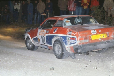 Per Eklund - Hans Sylvan
21º Rallye Sanremo 1979. Triumph TR 7 V8 (KJO 414V). Abandonó por motor en SS51 Petrella.

Del 1 al 7 de Octubre, Sanremo, Imperia, Liguria, Italia.
Superficie: asfalto - tierra.

El Rally tenia un total de 2941.00 km de los que 962.00 km divididos en 74 tramos eran especiales.

Se inscribieron 72 equipos, tomaron la salida 67, finalizaron 26.@
Palabras clave: ;Triumph;Sanremo;1979