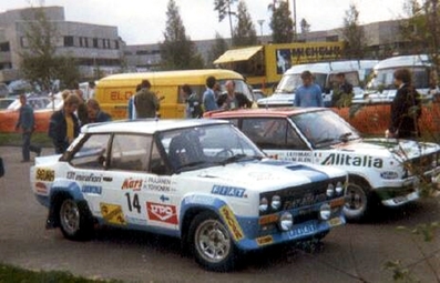 Henri Toivonen - Juha Paajanen
29º Jyväskylän Suurajot - Rally de los 1000 Lagos 1979. Fiat 131 Abarth (TO N94415). Abandonó por accidente en SS15 Sydanmaa de 6.80 Km.

Del 24 al 28 de Agosto, Jyväskylä, Finlandia.
Superficie: tierra.

El Rally tenia un total de 1448.50 km de los que 423.50 km divididos en 45 tramos eran especiales (2 de ellas fueron canceladas SS20 y SS29).

Se inscribieron 133, tomaron la salida 128, finalizaron 74.@
Palabras clave: Henri_Toivonen;Fiat;Abarth;Finlandia;1979