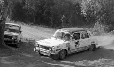 Miquel Cairó - Carles Parcerisas
27º Rally Costa Brava 1979. Simca 1200 TI (Gr.1). Deconocemos resultado final de su participación.

Del 16 al 18 de Febrero, Girona, Catalunya, España.
Suoerficie: asfalto - tierra.

Desconocemos de cuantos kilómetros tanto totales como cronometrados constaba la prueba.

Tomaron la salida 111 equipos, finalizaron 49.

© Ignacio Par
@

Palabras clave: Simca;Talbot;Costa_Brava;1979;España;Spain