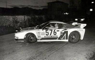 Walter Röhrl - Christian Geistdörfer - Gilles Villeneuve
7º Giro d'Italia 1979. Lancia Beta Montecarlo Turbo -Gr.5- (Lancia Alitalia). Excluido - Itinerario incorrecto. Hacer servir la autopista durante la prueba.

Del 14 al 19 de Octubre, Torino, Italia.
Superficie: asfalto.
La prueba constaba de 25 especiales. (SS1 Vignale Monferrato fue cancelada).

8 de las 25 especiales eran en diferentes circuitos de Italia.
Imola - Dino Ferrari (15 vueltas), Misano (por dos veces, una la última especial de la primera etapa y la otra la primera especial de la segunda etapa, ambas 15 vueltas cada), Vallelunga (10 Vueltas), Magione - Mini Autódromo (15 vueltas), Mugello (10 vueltas), Varano Melegari (10 vueltas), Monza-Circuito Junior (20 vueltas).

No sabemos cuantos equipos tomaron la salida, mínimo 83, finalizaron 50.@
Palabras clave: Gilles_Villeneuve;Walter_Röhrl;Giro_Italia;1979;Lancia;Beta;Montecarlo;turbo