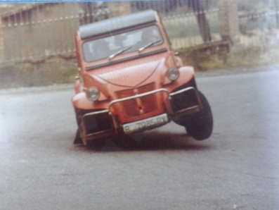 Francisco Gibert
Mini Rally Social 1979 (Manresa). Citröen 2CV.
Foto: Tramo Pont de Vilomara - Manresa. Curva del transformador

Palabras clave: Citroen;2CV;1979