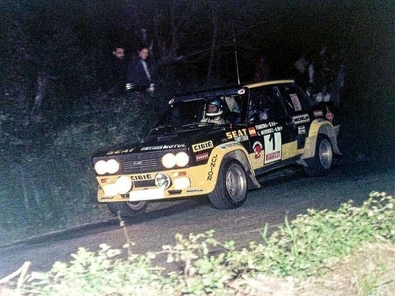  Jose Antonio Lopez Fombona - L. Menéndez
17º Rally Principe de Asturias 1980. Fiat 131 Abarth. Clasificado 1º.

Del 13 al 14 de Septiembre, Asturias, España.
Superficie: asfalto.

Tramos: Endasa, Santoseso, La Fallona, Moandi, Fito, Encrucijada.

El Rally tenia un total de 566 kms de los que 141 km divididos en 6 tramos, eran especiales.

Tomaron la salida 67 equipos, finalizaron 23.@
Palabras clave: Fiat;Abarth;Asturias;1980