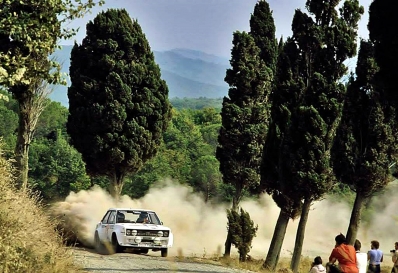 Walter Röhrl - Christian Geistdörfer
22º Rally Sanremo 1980. Fiat 131 Abarth (TO V33681) Equipo Jolly Club. Clasificado 1º.

Del 6 al 11 de Octubre, Sanremo, Imperia, Liguria, Italia.
Superficie: asfalto - tierra.

El Rally tenia un total de 2868 km de los que 821 km divididos en 51 tramos eran especiales, (2 de ellas fueron canceladas SS7 y SS8).

Se inscribieron 88 equipos, tomaron la salida 77, finalizaron 19.@
Palabras clave: Walter_Röhrl;Sanremo;Fiat;Abarth;1980