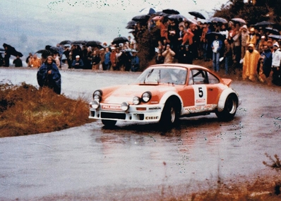 Marc Etchebers - Marie-Christine Rives
22º Rallye 2000 Viratges 1980. Porsche 911 SC. Clasificado 1º.
Escudería Palmera

Foto en la mí­tica paella a pocos metros de final de tramo, 