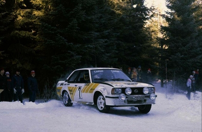 Anders Kulläng - Bruno Berglund
30º International Swedish Rally 1980. Opel Ascona 400 (GG-CD 339). Clasificado 1º.

Del 15 al 17 de Febrero, Stockholm, Karlstad, Suecia.
Superficie: nieve - hielo.

El Rally constaba de 413.50 km cronometrados divididos en 3 etapas y 29 tramos especiales.

Tomaron la salida 146 equipos, finalizaron 79.@
Palabras clave: Kullang;Opel;Ascona;Suecia;1980;Nieve