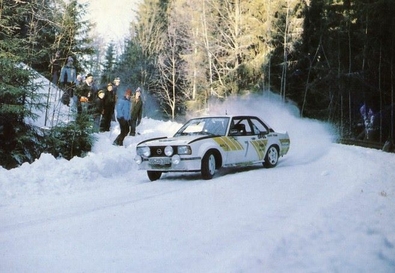 Anders Kulläng - Bruno Berglund
30º International Swedish Rally 1980. Opel Ascona 400 (GG-CD 339). Clasificado 1º.

Del 15 al 17 de Febrero, Stockholm, Karlstad, Suecia.
Superficie: nieve - hielo.

El Rally constaba de 413.50 km cronometrados divididos en 3 etapas y 29 tramos especiales.

Tomaron la salida 146 equipos, finalizaron 79.@
Palabras clave: Kullang;Opel;Ascona;Suecia;1980;Nieve