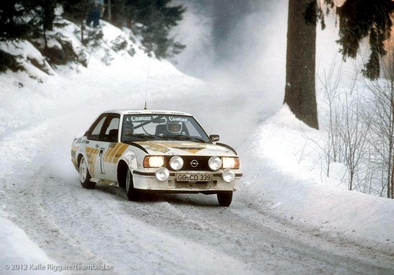 Anders Kulläng - Bruno Berglund
30º International Swedish Rally 1980. Opel Ascona 400 (GG-CD 339). Clasificado 1º.

Del 15 al 17 de Febrero, Stockholm, Karlstad, Suecia.
Superficie: nieve - hielo.

El Rally constaba de 413.50 km cronometrados divididos en 3 etapas y 29 tramos especiales.

Tomaron la salida 146 equipos, finalizaron 79.@
Palabras clave: Kullang;Opel;Ascona;Suecia;1980;Nieve