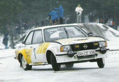 Anders Kulläng - Bruno Berglund
30º International Swedish Rally 1980. Opel Ascona 400 (GG-CD 339). Clasificado 1º.

Del 15 al 17 de Febrero, Stockholm, Karlstad, Suecia.
Superficie: nieve - hielo.

El Rally constaba de 413.50 km cronometrados divididos en 3 etapas y 29 tramos especiales.

Tomaron la salida 146 equipos, finalizaron 79.@
Palabras clave: Kullang;Opel;Ascona;Suecia;1980;Nieve